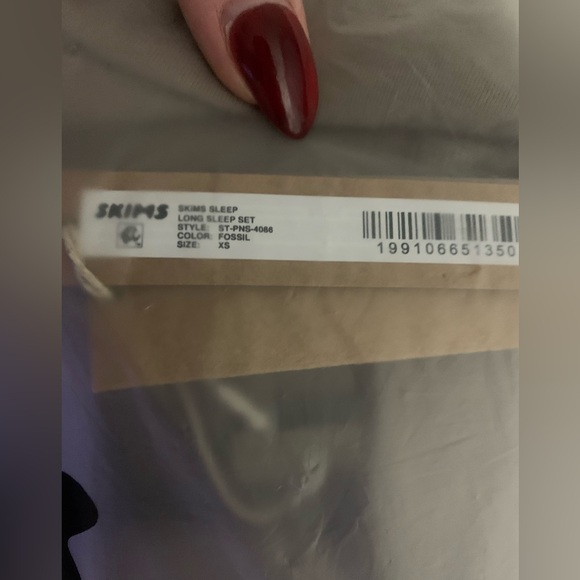 SKIMS**RARE** Long Sleeve Sleep Set-FOSSIL-XS-BNWT - Picture 7 of 9